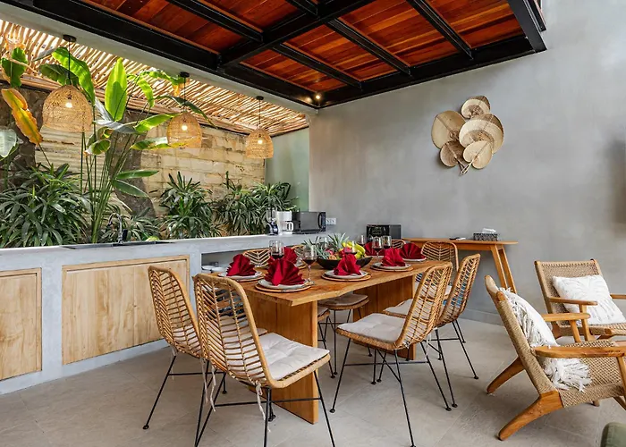 Palm By Optimum Bali,10 Min From Seminyak & Canggu 别墅